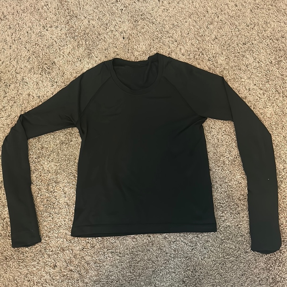 black lululemon longsleve swiftly
